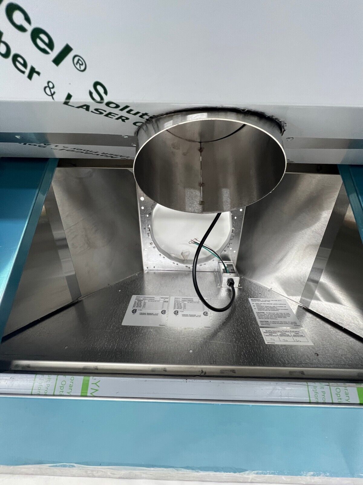 Viking 36" 5 Series Wall Mount Chimney Range Hood VCWH53648SS, No Blower (sold Seperatl