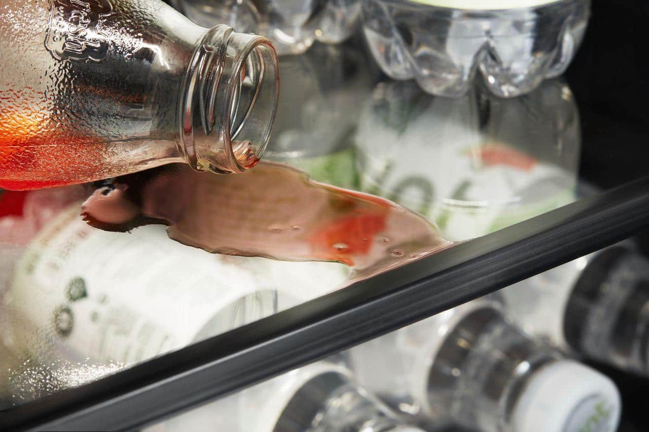 Whirlpool Built-In 24"  5.1 Cu. Ft Under-Counter Mini Refrigerator WUR50X24HZ - Image 5