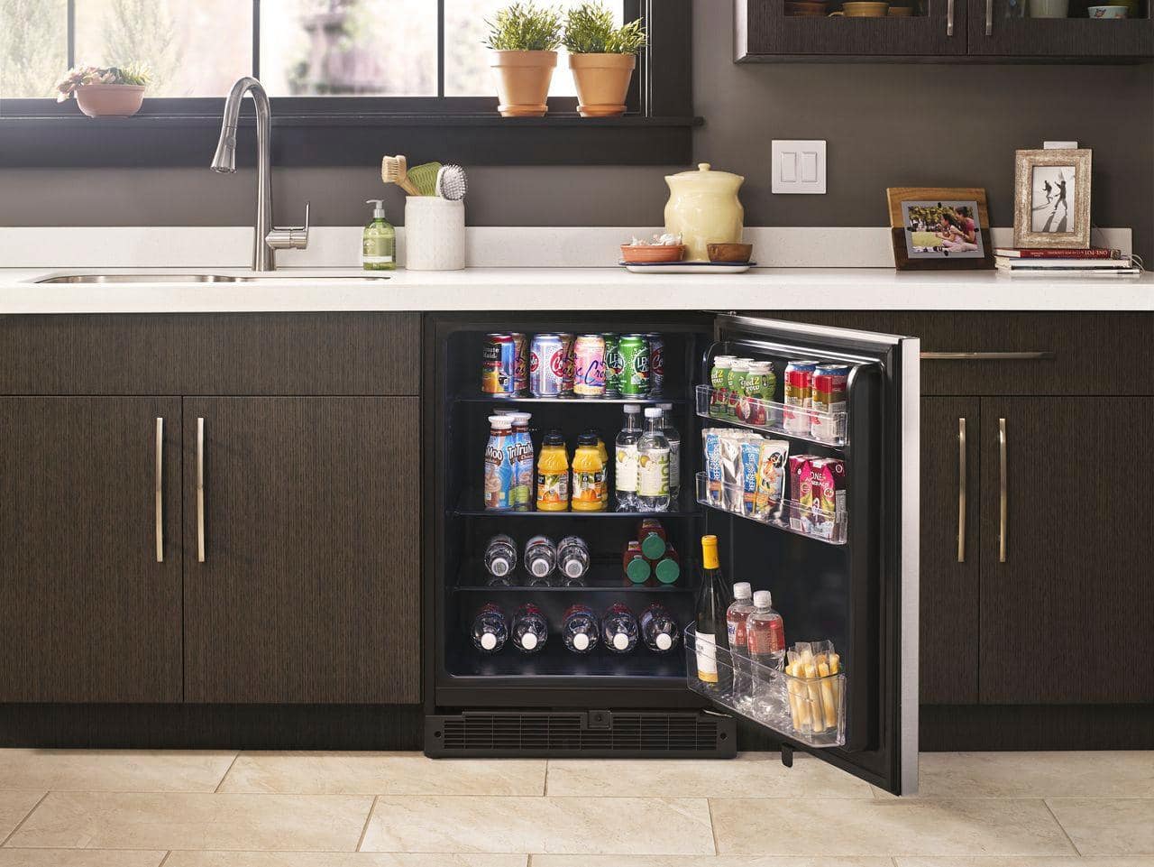 Whirlpool Built-In 24"  5.1 Cu. Ft Under-Counter Mini Refrigerator WUR50X24HZ - Image 8