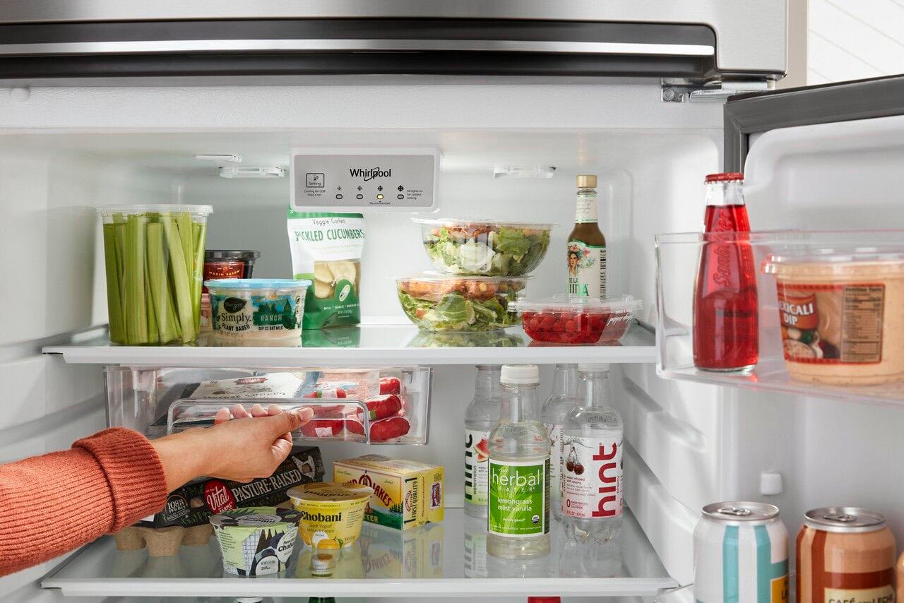 Whirlpool 28" Top Freezer Refrigerator 16.3 cu. ft White WRTX5028PW - Image 7
