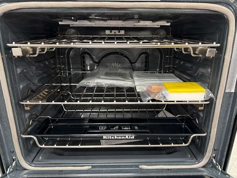 KitchenAid 30" Slide-In Gas Range 6.4 cu. ft Convection Stainless KSDG950ESS - Assessment Photo 10