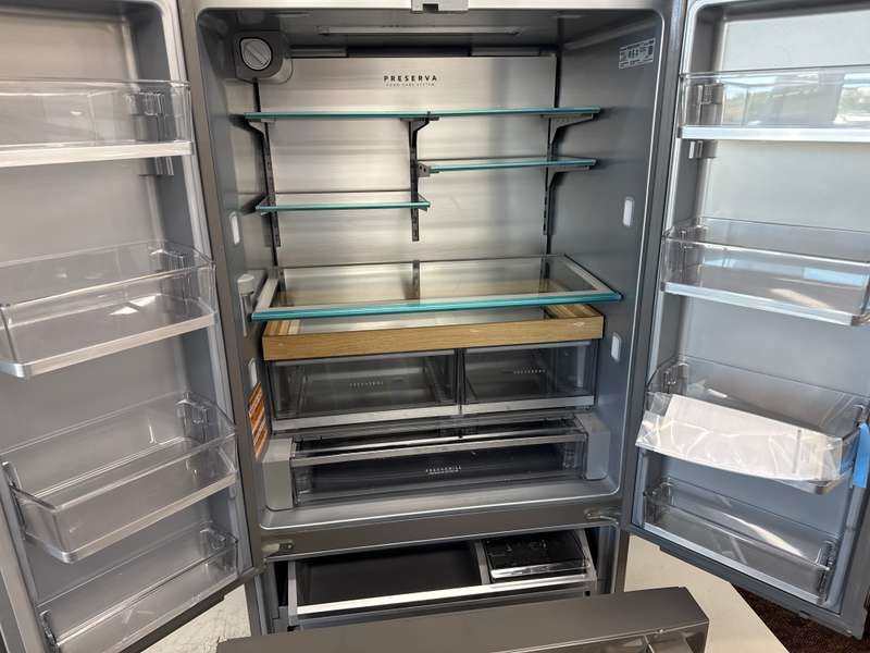 KitchenAid 36" French Door Counter-Depth Refrigerator 24 cu. ft KRFC236SPS - Assessment Photo 10