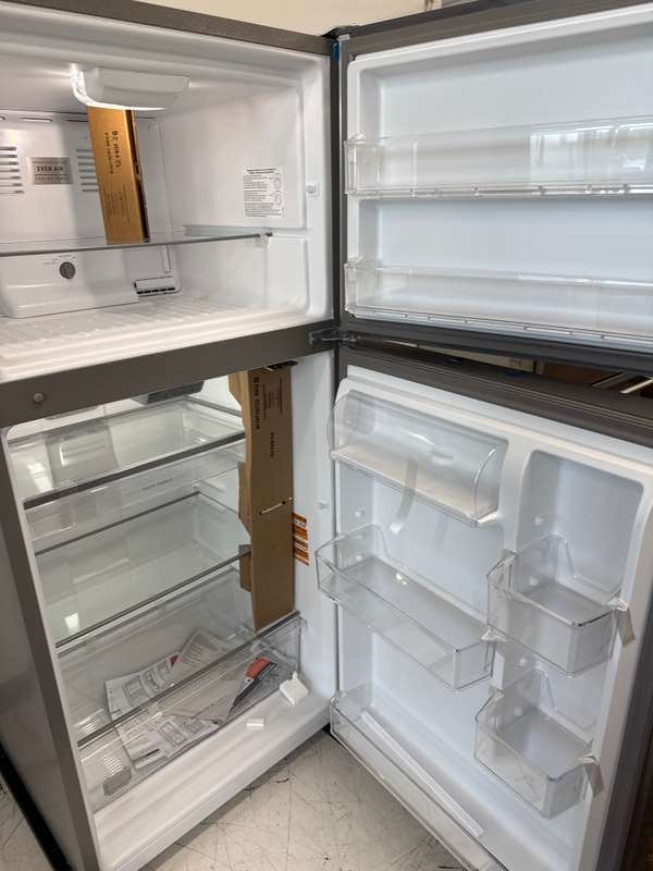 Maytag 30" Top Freezer Garage Ready Refrigerator 19 cu. ft Stainless MRTX5119SZ - Assessment Photo 10