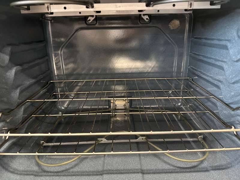 Amana 30" Freestanding Electric Coil Range 4.8 cu. ft ACR4303MFB - Assessment Photo 10