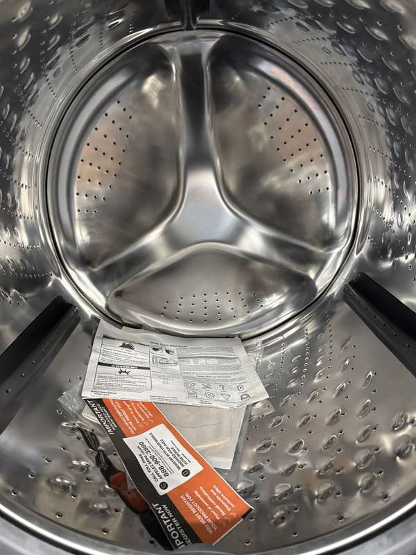 Whirlpool Stackable Front Load Washer 4.5 cu. ft Chrome Shadow WFW6605MC - Assessment Photo 10