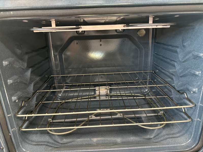 Whirlpool 30" Freestanding Electric Range 5.3 cu. ft Stainless Steel WFES3530RS - Assessment Photo 10