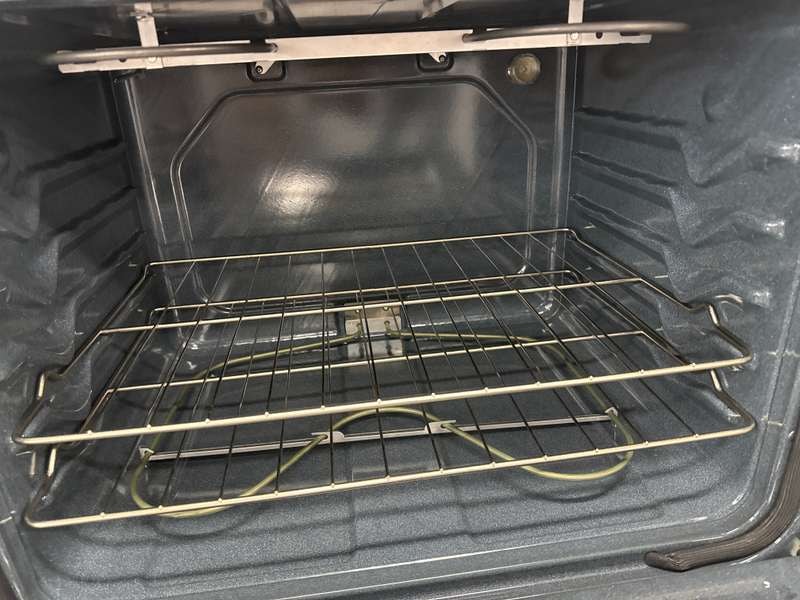 Amana Freestanding Electric Range 4.8 Cu. Ft Stainless Steel AER6303MMS - Assessment Photo 10