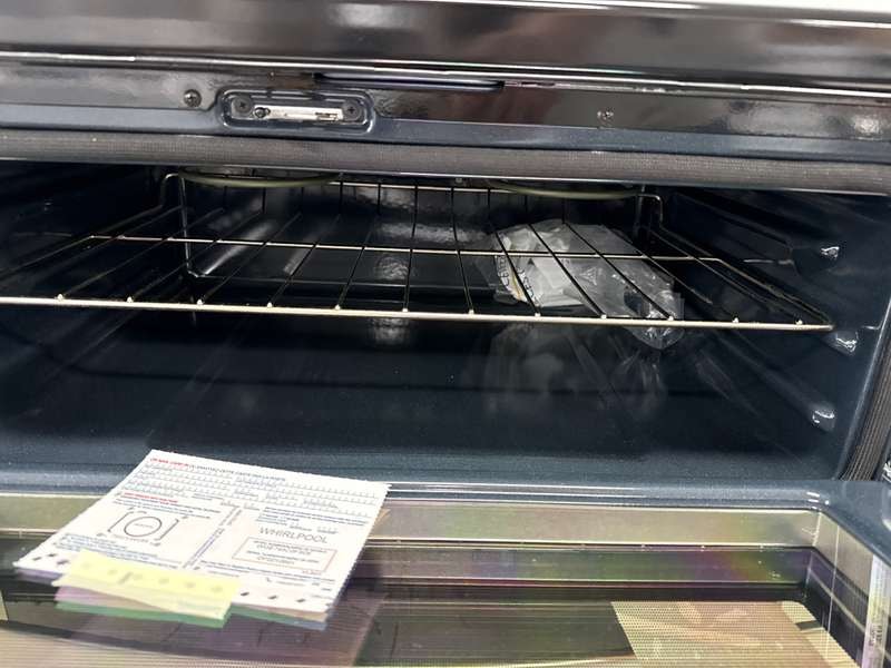 Whirlpool 30" Double Oven Electric Range 6.7 cu ft Convection WGE745C0FS - Assessment Photo 10