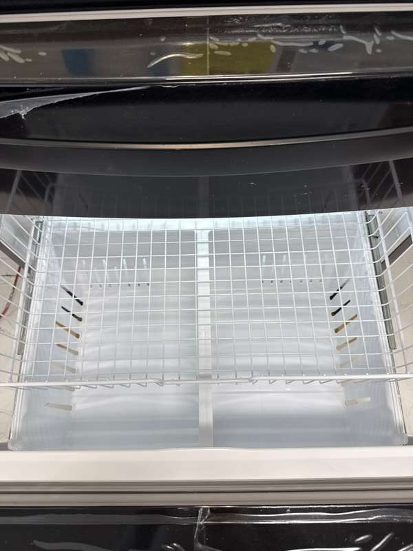Whirlpool 36" French Door Refrigerator Black 25 cu. ft WRMF3636RB - Assessment Photo 11
