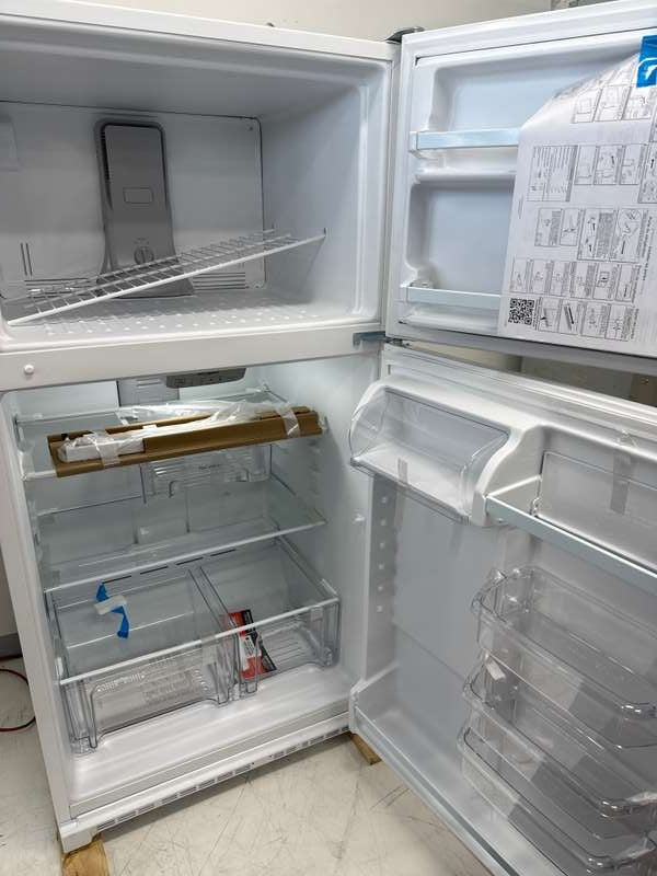 Whirlpool 33" Top Freezer Refrigerator White 21 cu. ft WRT311FZDW - Assessment Photo 11
