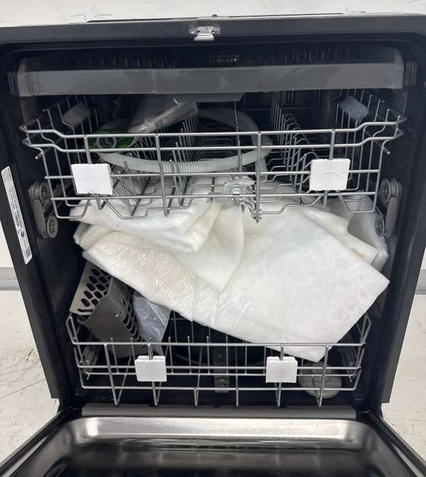 Whirlpool 24" Top Control 51 dBA Dishwasher Stainless Steel WDT730HAMZ - Assessment Photo 11