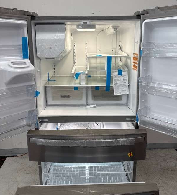 Whirlpool 36" French Door 4-Door Refrigerator 25 cu. ft Stainless WRMF3636RZ - Assessment Photo 11