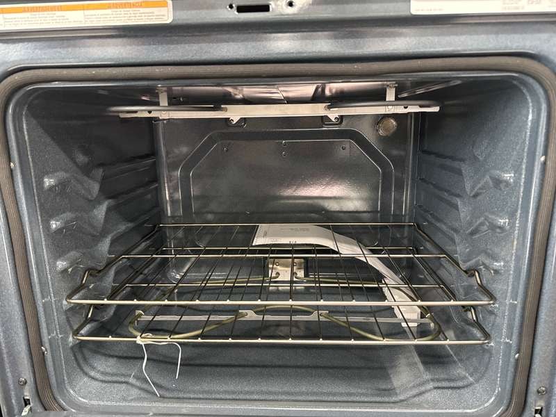 Whirlpool 30" Freestanding Electric Range 5.3 cu. ft WFES3330RS - Assessment Photo 11