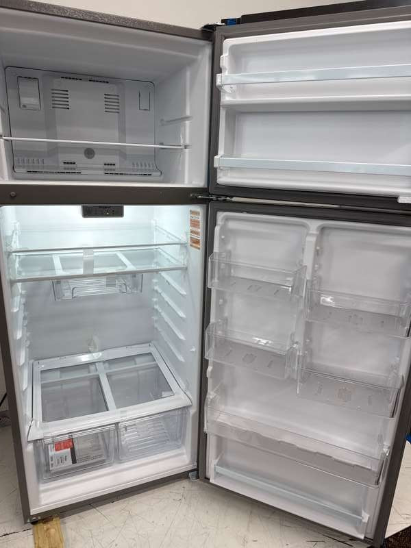 Whirlpool 28" Top Freezer Refrigerator 18 cu. ft Stainless Steel WRT518SZFM - Assessment Photo 11
