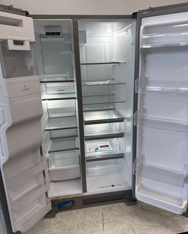 Whirlpool 36" Side-by-Side Refrigerator 25 cu. Ft Stainless Steel WRS555SIHZ - Assessment Photo 11