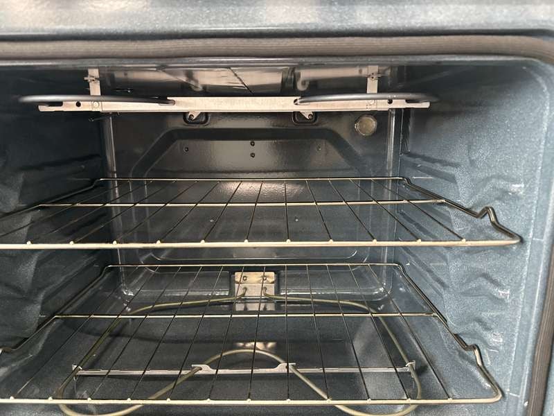 Whirlpool 30" Electric Range w/ No Preheat Mode 5.3 cu. ft WFES3330RS - Assessment Photo 11