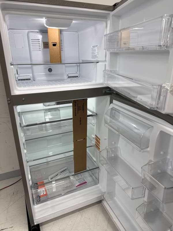 Maytag 30" Garage Ready Top Freezer Refrigerator 19 cu. ft MRTX5119SZ - Assessment Photo 11