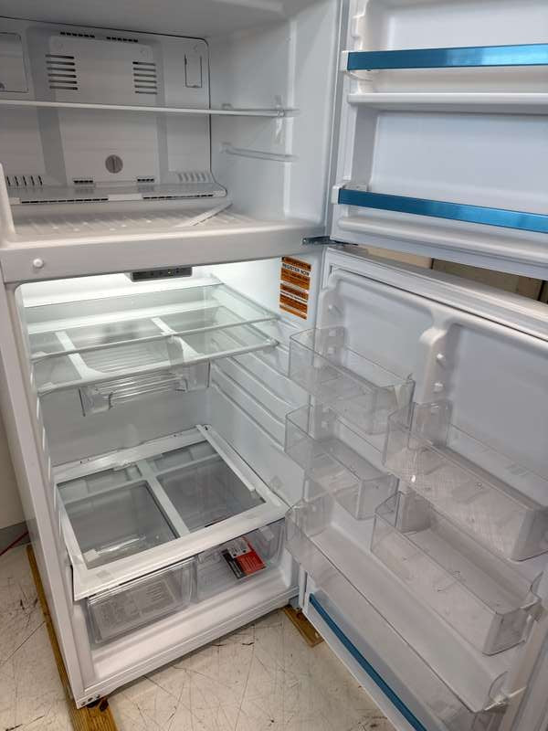 Whirlpool 28" Top Freezer Refrigerator 16.3 cu. ft White WRTX5028PW - Assessment Photo 11