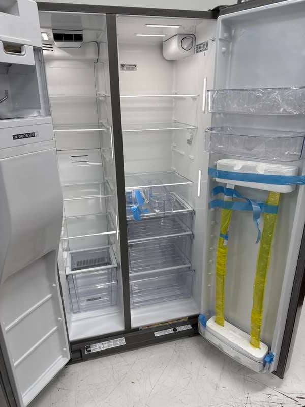 Whirlpool 36" Side-by-Side Counter-Depth Refrigerator 21 cu. ft WRSC5536RZ - Assessment Photo 11