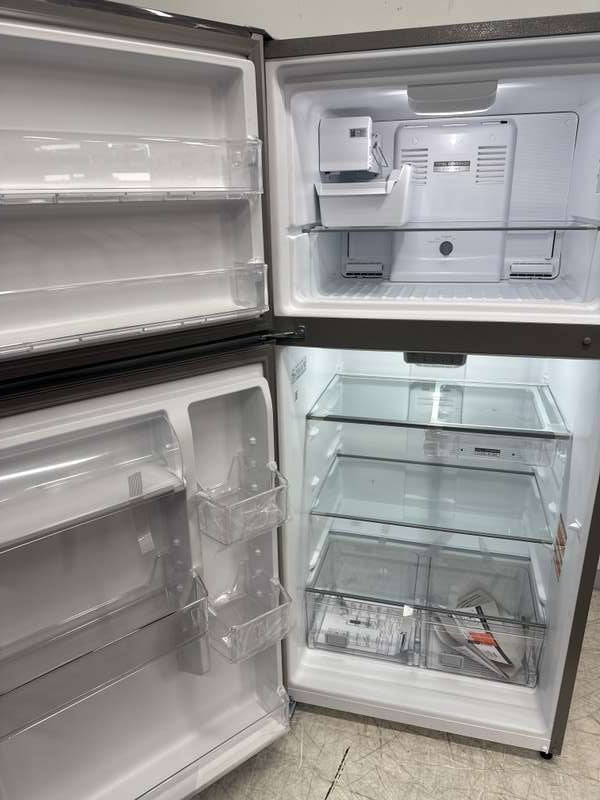 Whirlpool 30" Garage Ready Top Freezer Refrigerator 19.2 cu. ft WRTX7419SZ - Assessment Photo 11