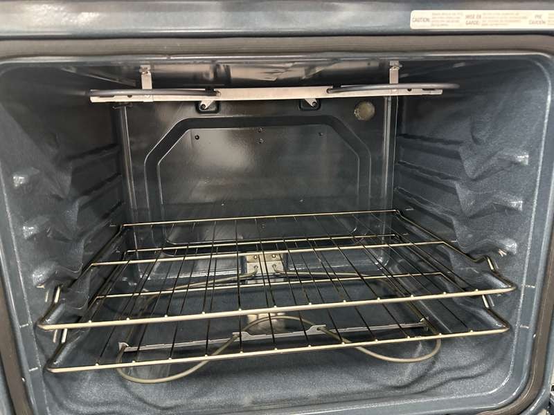Whirlpool 30" Electric Range w/ No Preheat Mode Self Clean 5.3 cu. ft WFES3530RS - Assessment Photo 11