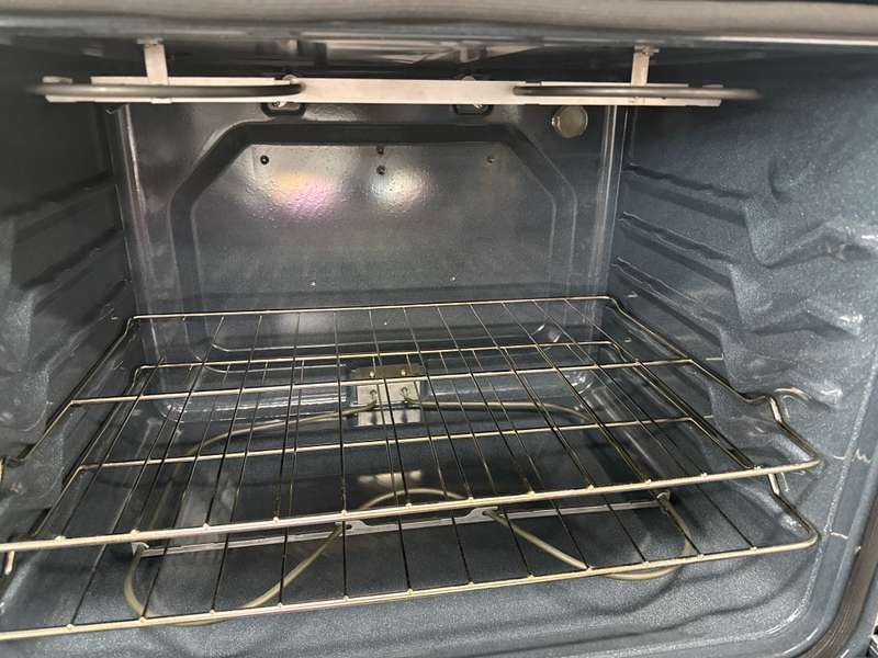 Whirlpool 30" Electric Range w/ No Preheat Mode Self Clean 5.3 cu. ft WFES3530RS - Assessment Photo 11