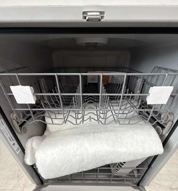 Whirlpool 24" Built-In Dishwasher Stainless Steel WDF332PAMS - Assessment Photo 11