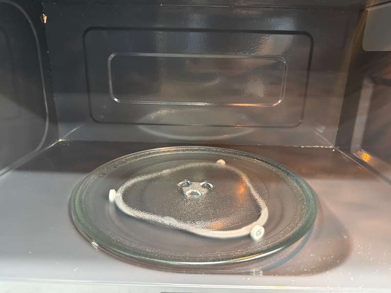 Whirlpool Over-the-Range 300 CFM Microwave 1.7 Cu. Ft Stainless Steel WMMS3130RS - Assessment Photo 11