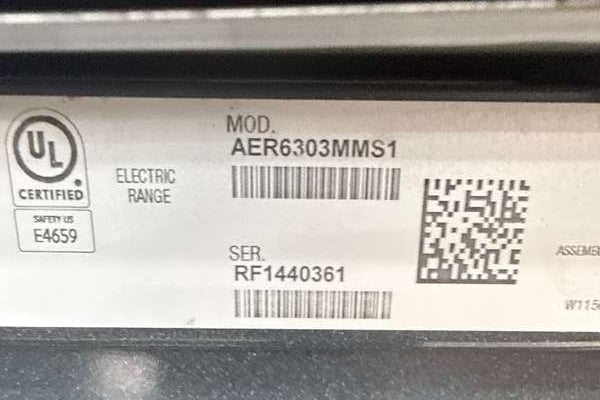Amana 30" Freestanding Electric Range 4.8 cu. ft Stainless Steel AER6303MMS - Assessment Photo 11