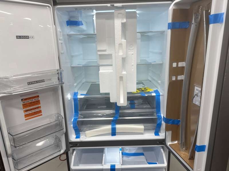 Whirlpool 36" French Door Refrigerator Ice maker 30 cu. ft WRFF3536SZ - Assessment Photo 11