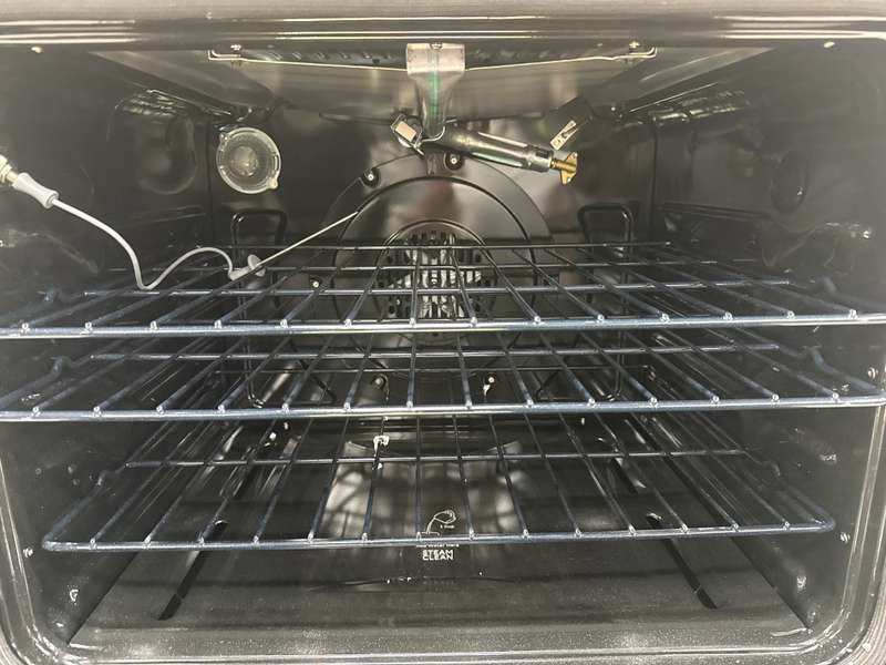 GE Profile 30" Slide-In Built-In Gas Convection Range 5.6 Cu. Ft PGS930YPFS - Assessment Photo 11