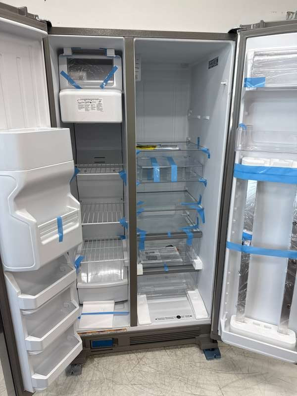 Whirlpool 36" Side-by-Side Refrigerator 24 cu. ft Stainless Steel WRS315SDHM - Assessment Photo 12