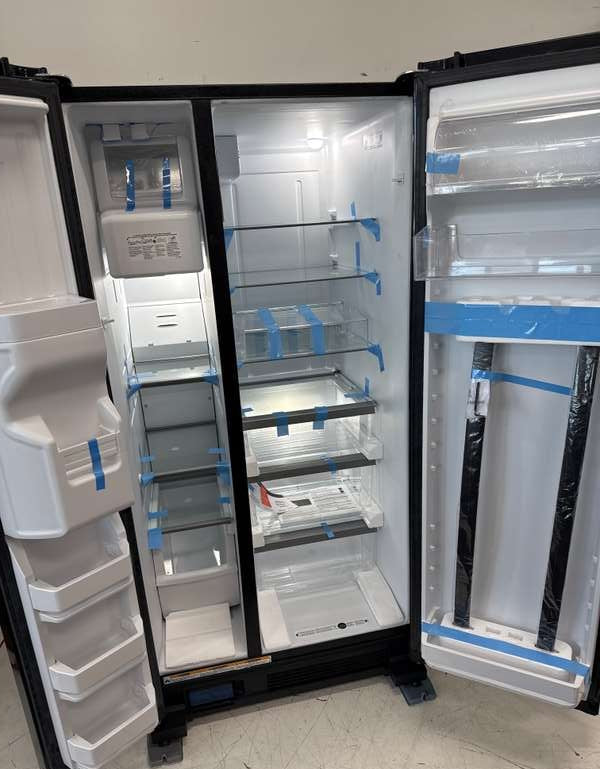 Whirlpool 33" Side-by-Side Refrigerator 21 cu. ft Black WRS321SDHB - Assessment Photo 12