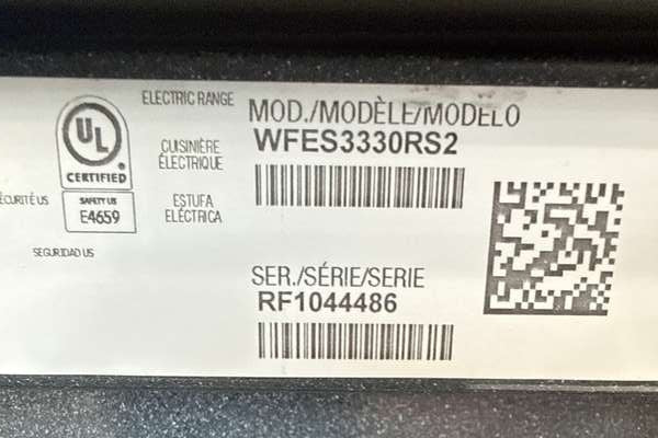 Whirlpool 30" Electric Range w/ No Preheat Mode 5.3 cu. ft WFES3330RS - Assessment Photo 12