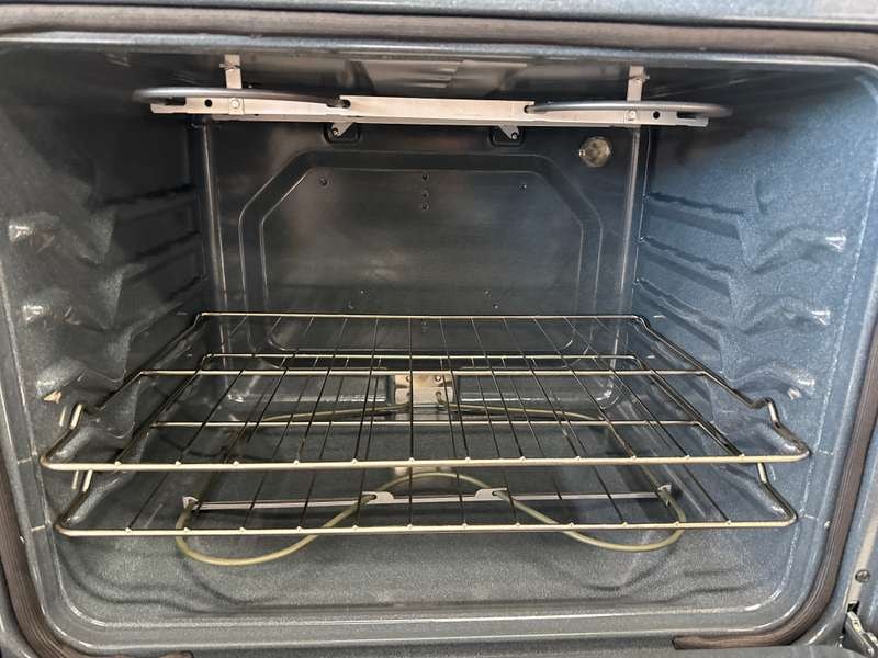Whirlpool 30" Electric Range Stainless Steel WFES3030RS - Assessment Photo 12