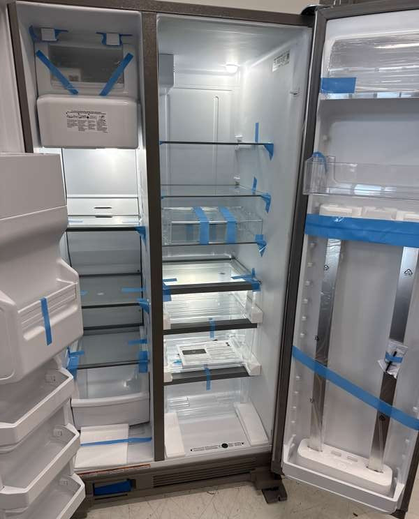 Whirlpool 36" Side-by-Side Refrigerator 25 cu. ft  Stainless Steel WRS325SDHZ - Assessment Photo 12