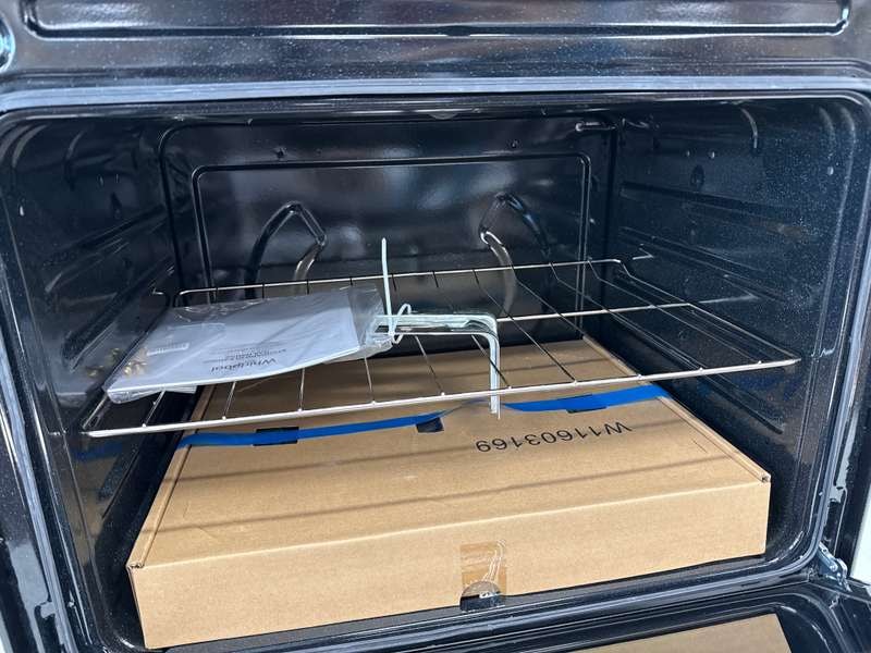 Whirlpool 30" Freestanding Gas Range 5 Burner Stainless 5.1 cu. ft WFG505M0MS - Assessment Photo 12