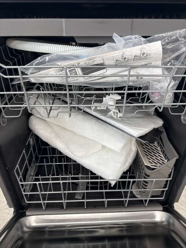 Whirlpool 24" Top Control 51 dBA Dishwasher 3rd Rack Stainless Steel WDT730HAMZ - Assessment Photo 12