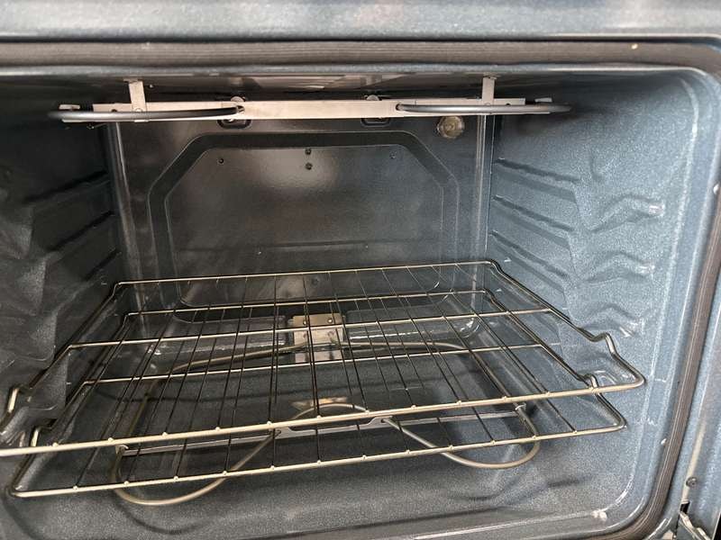 Whirlpool 30" Freestanding Electric Range w/ Steam Clean 5.3 cu. ft WFES3330RS - Assessment Photo 12