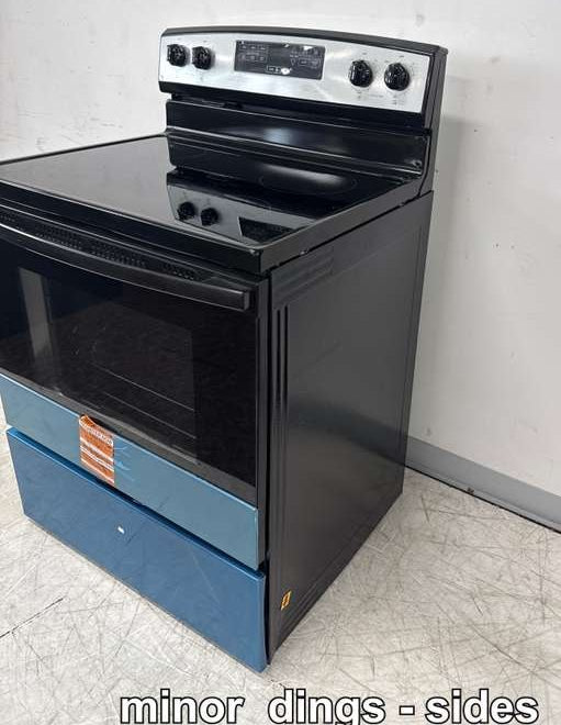 Amana 30" Freestanding Electric Range 4.8 cu. ft Stainless Steel AER6303MMS - Assessment Photo 12