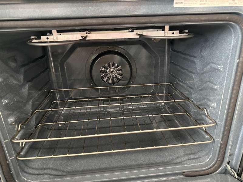 Whirlpool Electric Convection Range 5.3 cu. ft Stainless Steel WFE550S0LZ - Assessment Photo 13