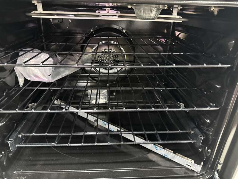 GE Profile 30" Slide-In Electric Range 5.3 Cu Ft Induction Convection PHS93XYPFS - Assessment Photo 13