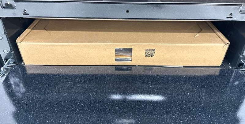 Whirlpool 30" Freestanding Gas Range w/ Broiler Drawer 5.1 cu. ft WFG320M0MB - Assessment Photo 13