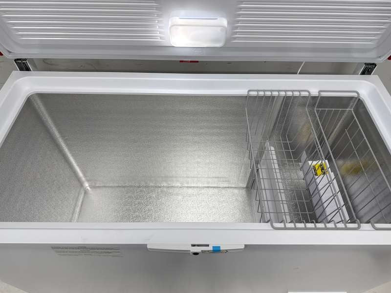 Maytag Garage Ready Chest Freezer w/ Power Loss Assist 16 cu. ft MZC5216LW - Assessment Photo 13