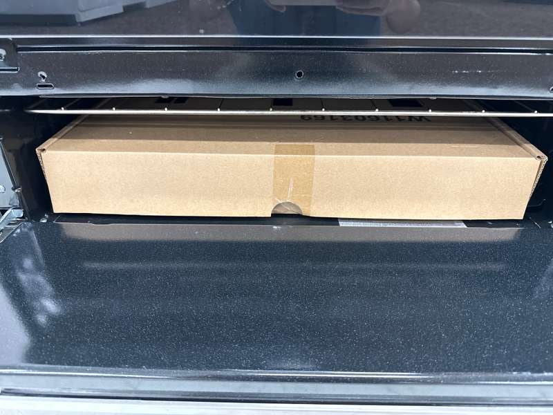 Whirlpool 30" Freestanding Gas Range w/ Broiler Drawer 5.1 cu. ft WFG320M0MS - Assessment Photo 13