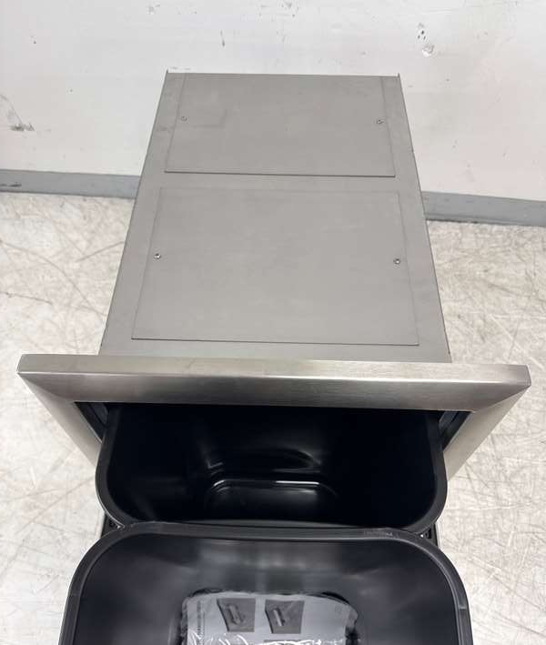 Lynx Professional Grill Ventana 17" Outdoor Trash & Recycle Center L20TR-4 - Assessment Photo 3