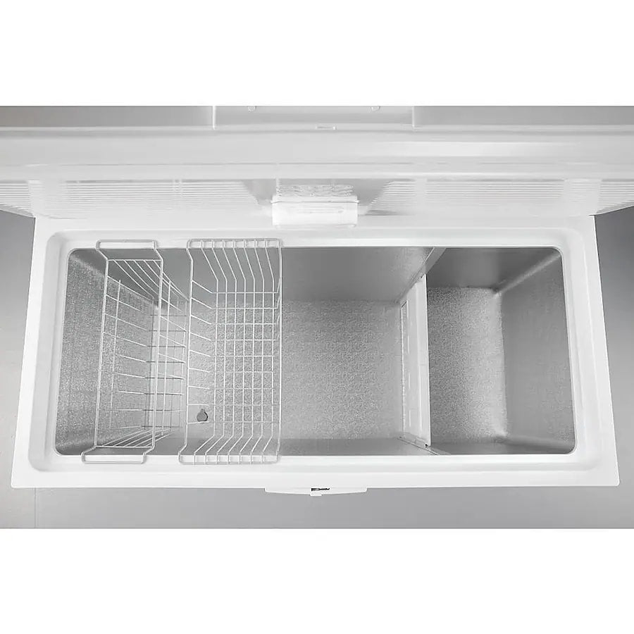 Maytag Garage Ready Chest Freezer w/ Power Loss Assist 16 cu. ft MZC5216LW - Assessment Photo 4
