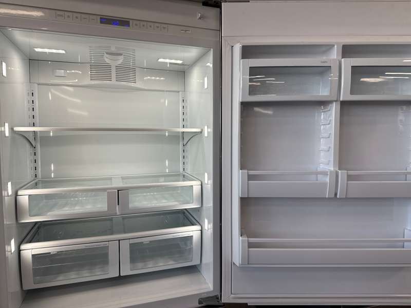 Viking 5 Series 36" Built-In Bottom-Freezer Refrigerator 20.4 Cu. Ft VCBB5364RSS - Assessment Photo 7