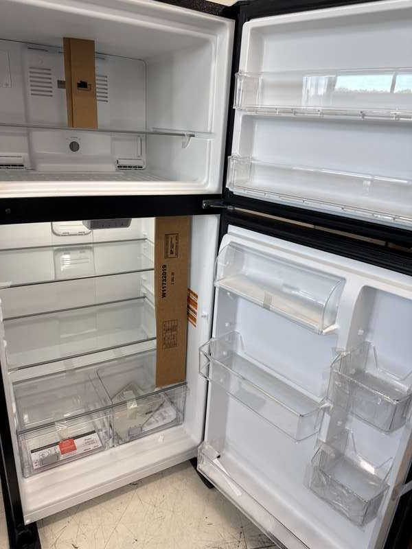 Whirlpool 30" Top Freezer Refrigerator 19.3 cu. ft Black WRTX3019SB - Assessment Photo 7