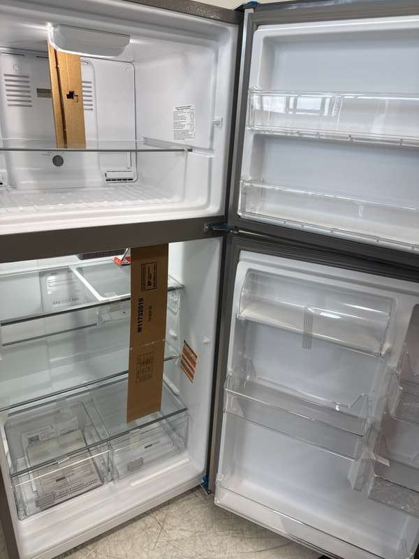 Whirlpool 30" Top Freezer Refrigerator 19 cu. ft Stainless Steel WRTX3119SZ - Assessment Photo 7